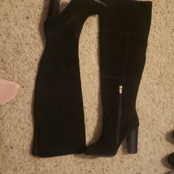 Shoes - Picture 2 of 3